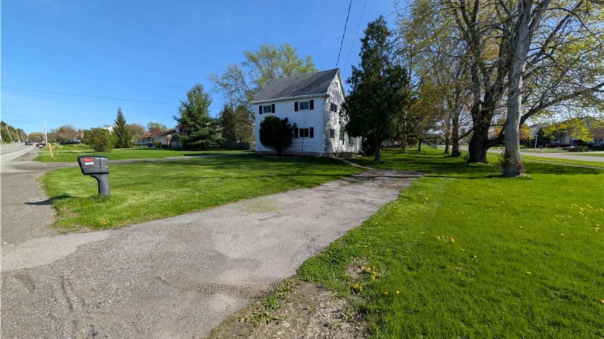 Property at 2793 Amsdell Road, Hamburg, NY 14075 2