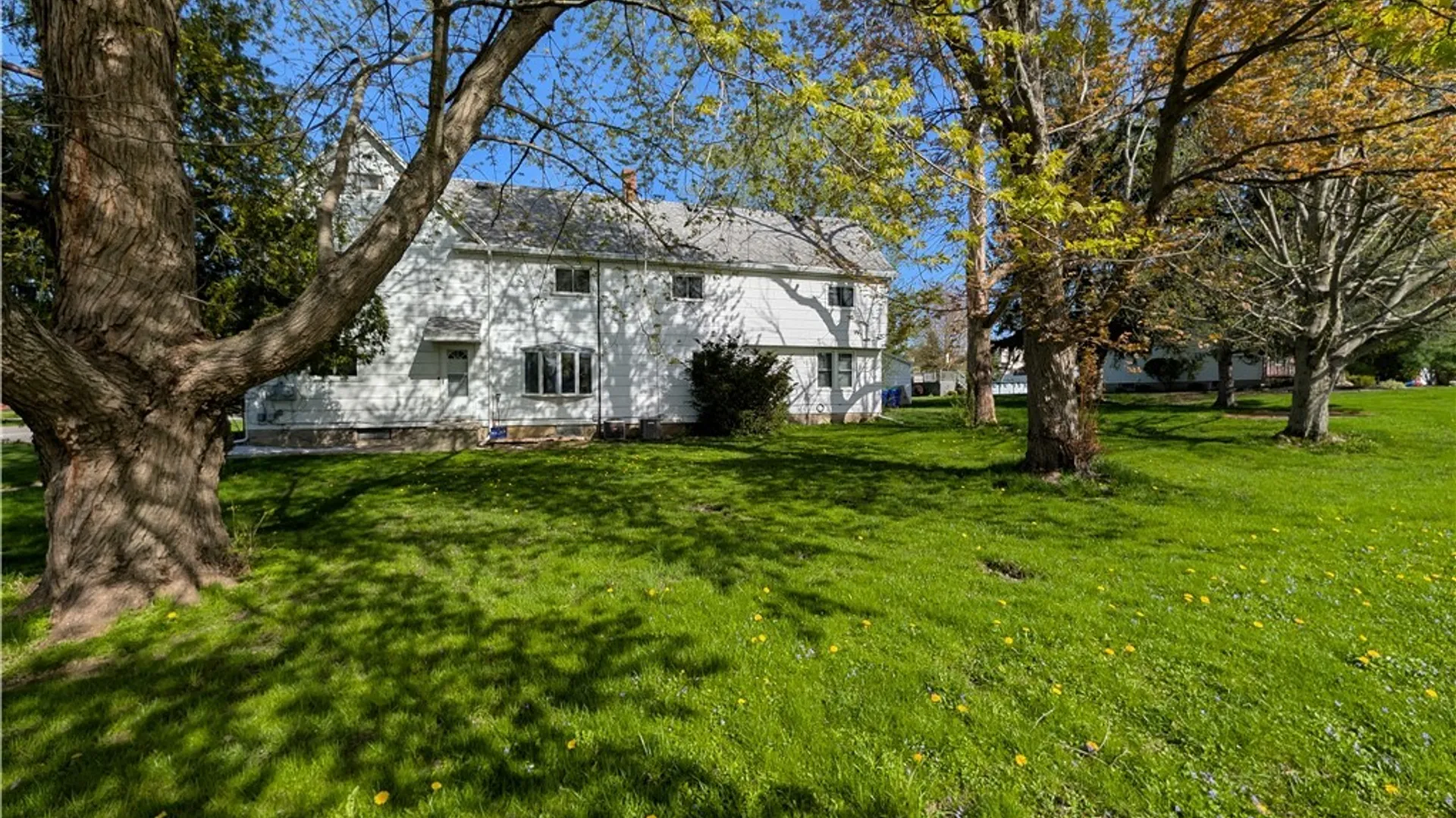Property at 2793 Amsdell Road, Hamburg, NY 14075 3