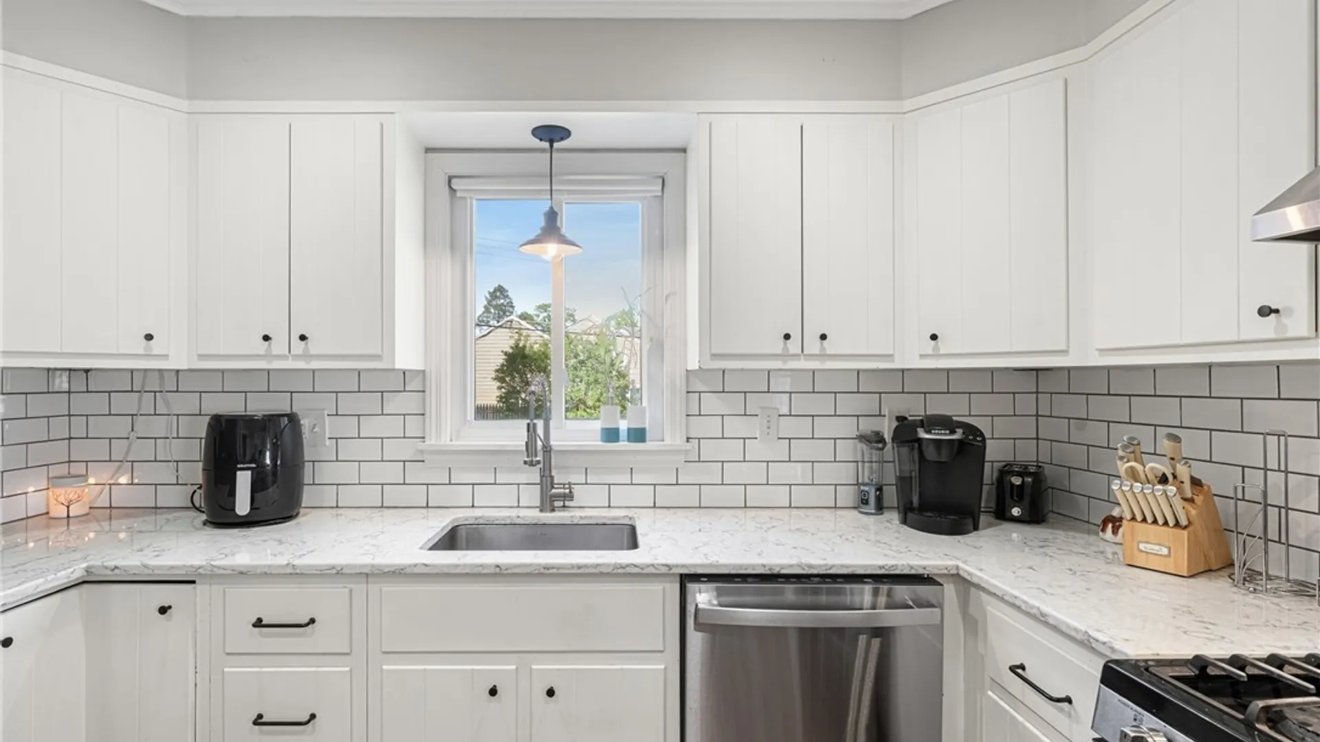 Property at 103 Pelham Road, DeWitt, NY 13214 16