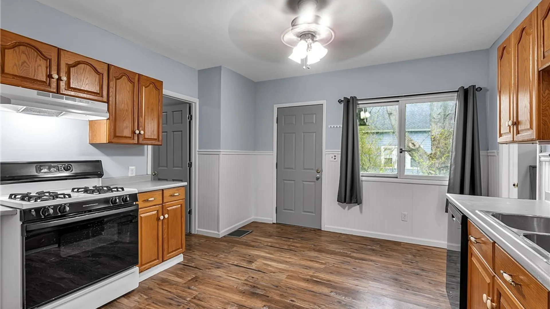 Property at 79 Lind Avenue, West Seneca, NY 14224 16