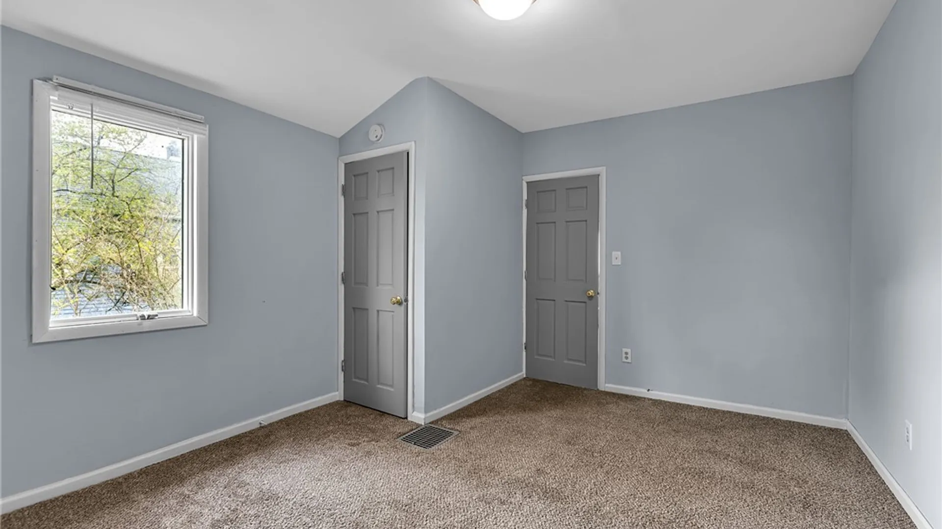 Property at 79 Lind Avenue, West Seneca, NY 14224 24
