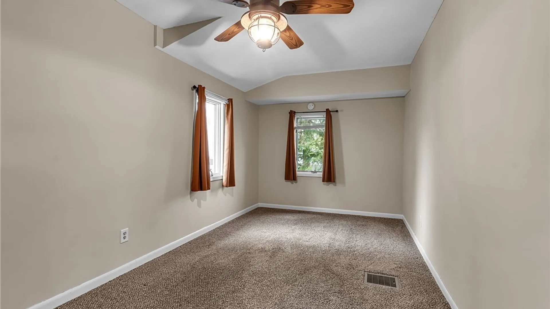Property at 79 Lind Avenue, West Seneca, NY 14224 25