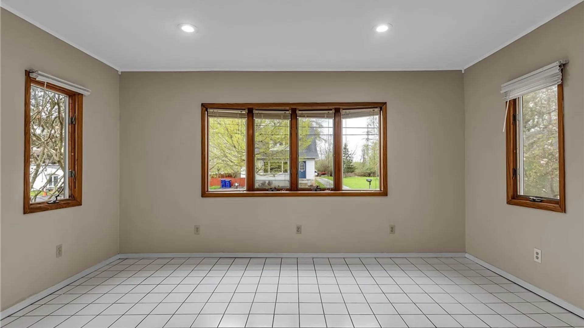 Property at 79 Lind Avenue, West Seneca, NY 14224 6