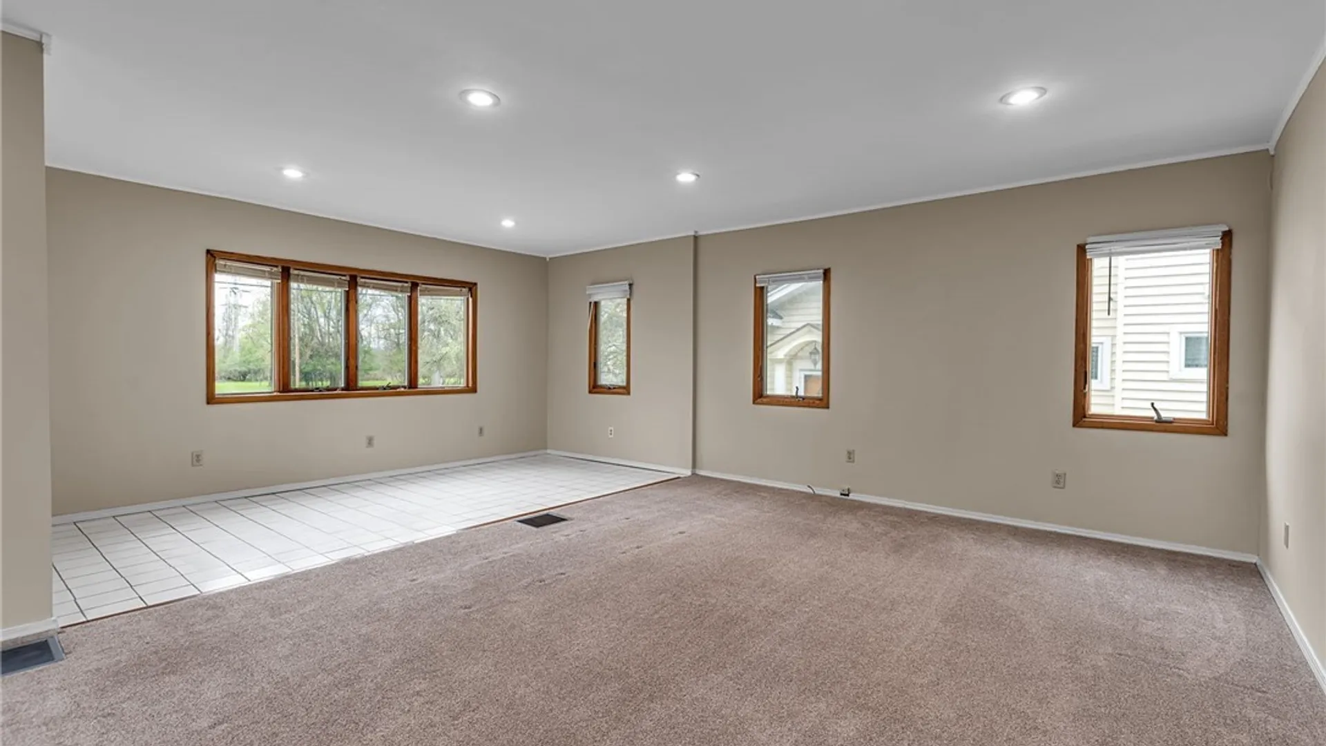 Property at 79 Lind Avenue, West Seneca, NY 14224 9