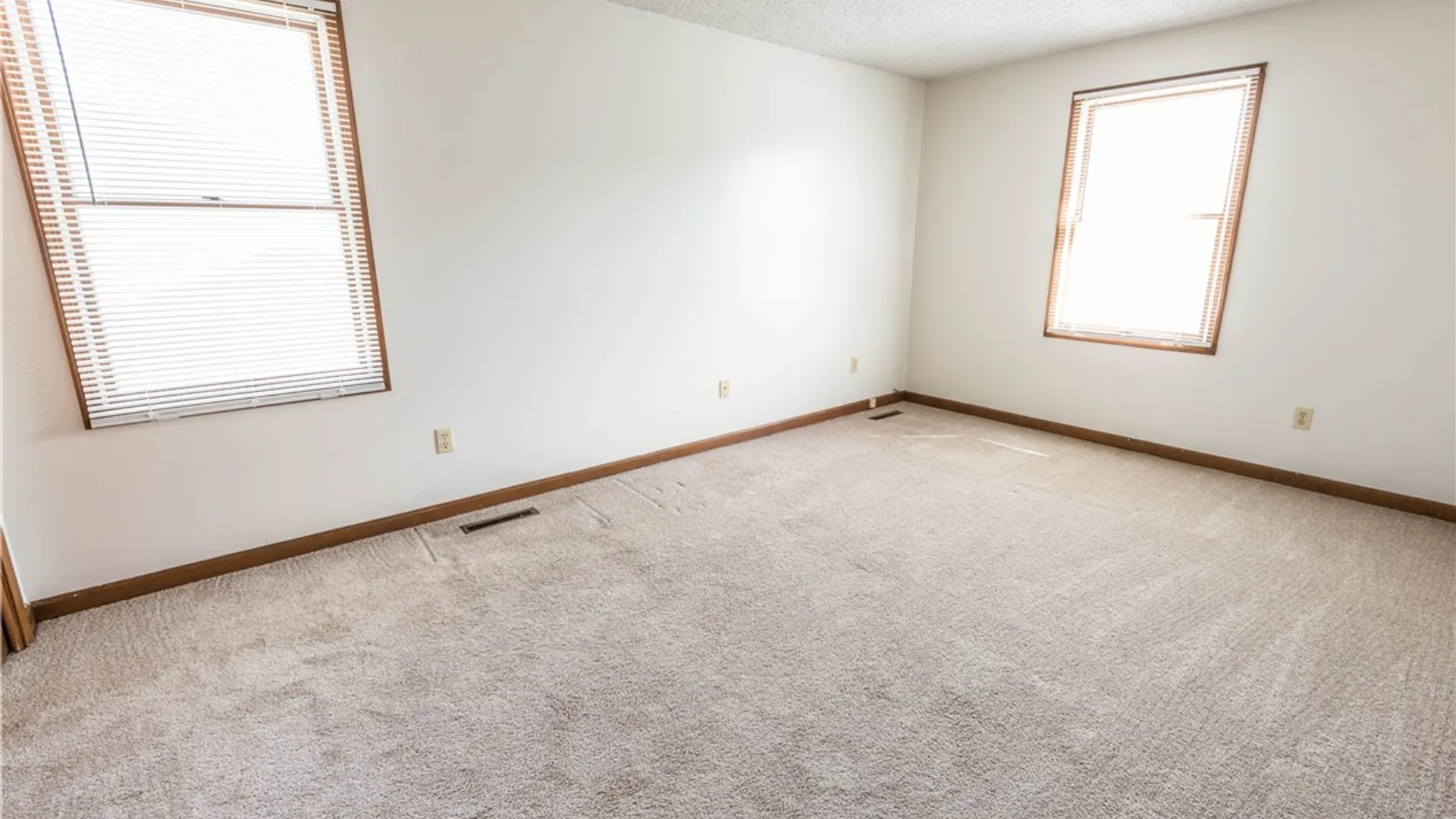 Property at 325 Kaymar Drive, Amherst, NY 14228 6