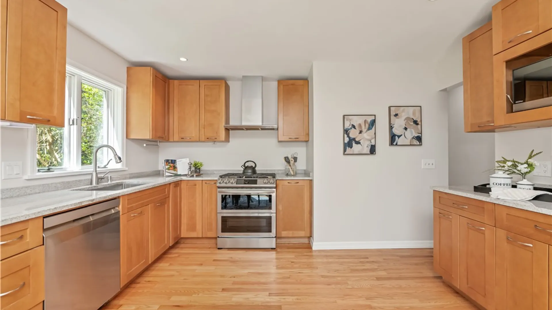 Property at 381 Hartsville Lane, Webster, NY 14580 11