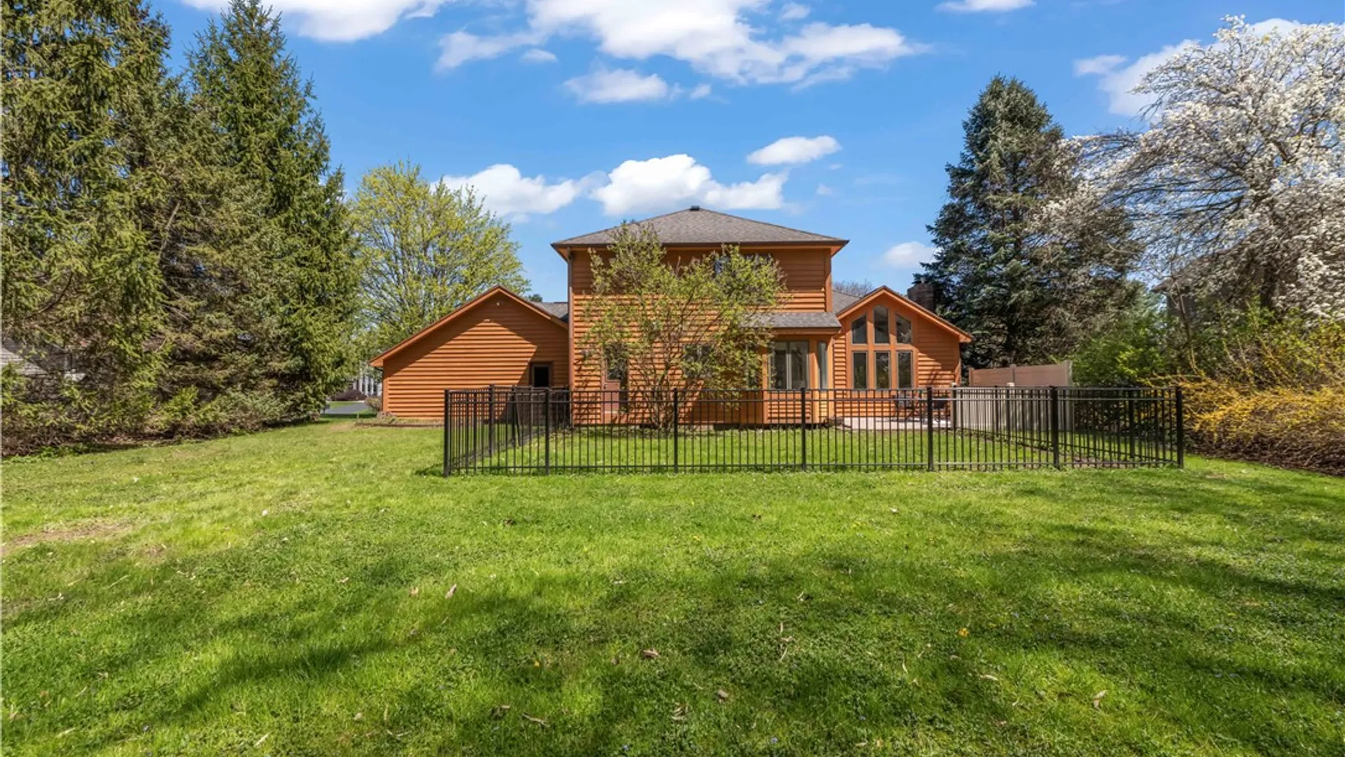 Property at 381 Hartsville Lane, Webster, NY 14580 22