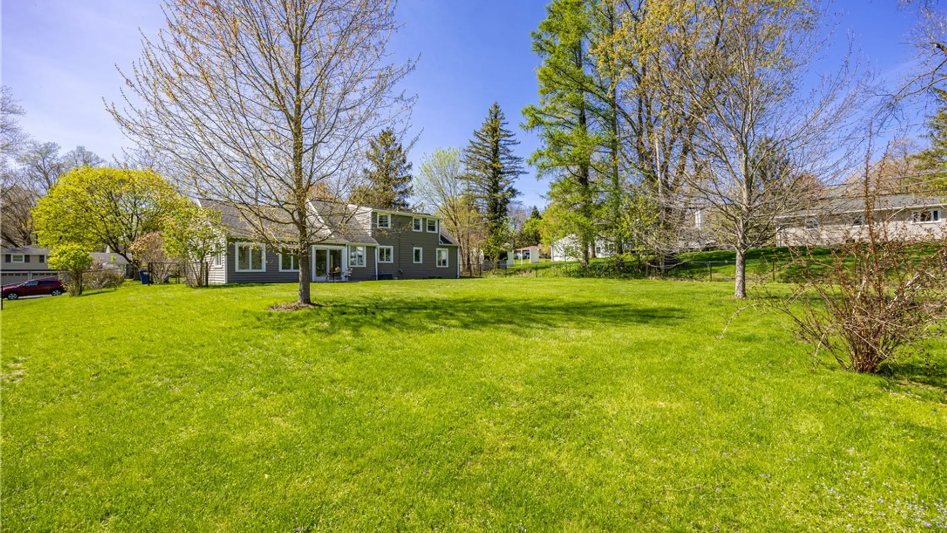 Property at 141 Highledge Drive, Penfield, NY 14526 24