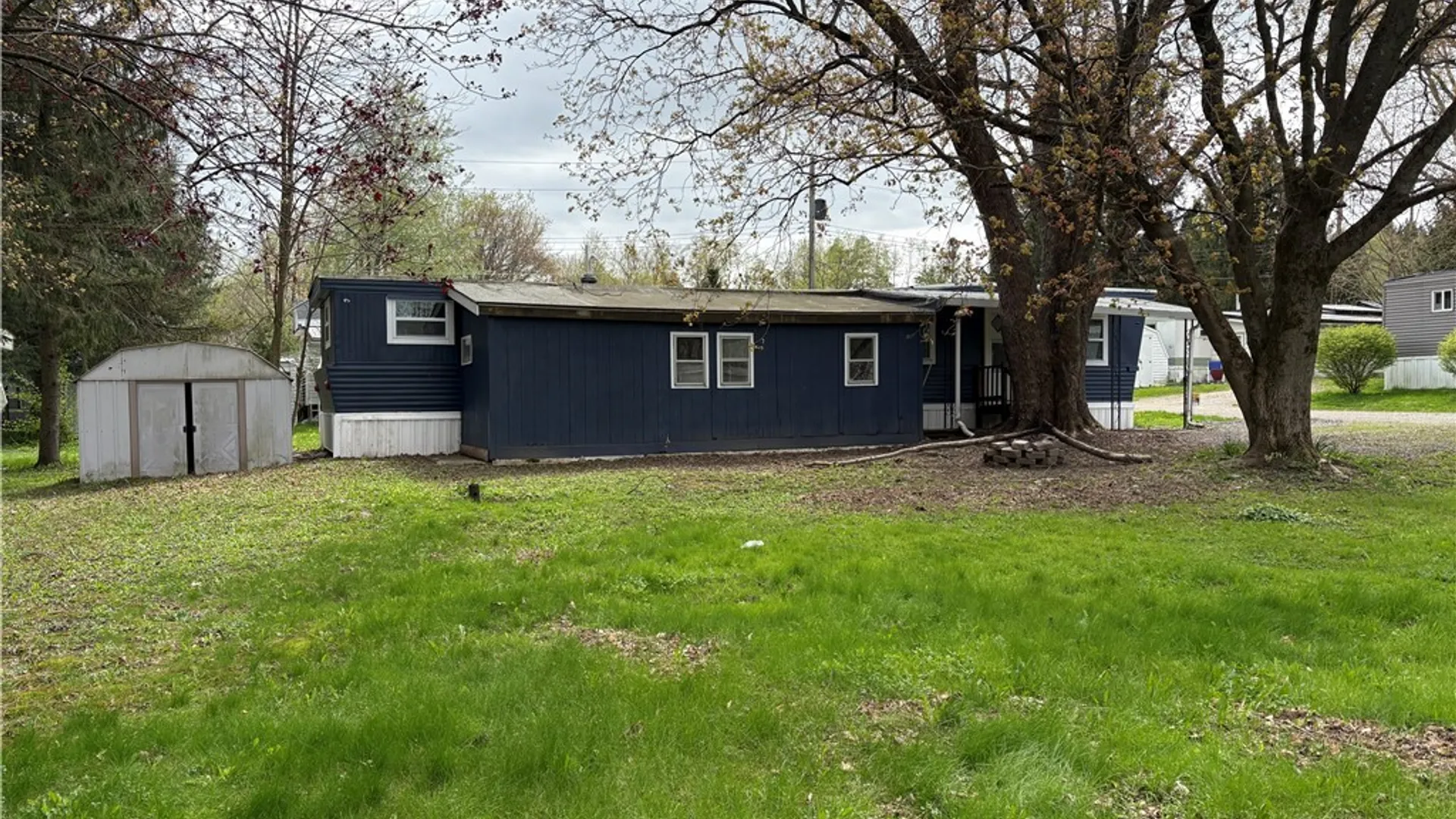 Property at 7207 Hunters Creek Road, Holland, NY 14080 5