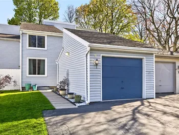 Property at 9 Brimsdown Circle, Perinton, NY 14450