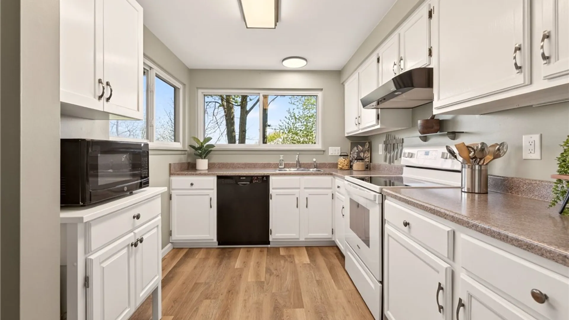 Property at 9 Brimsdown Circle, Perinton, NY 14450 9