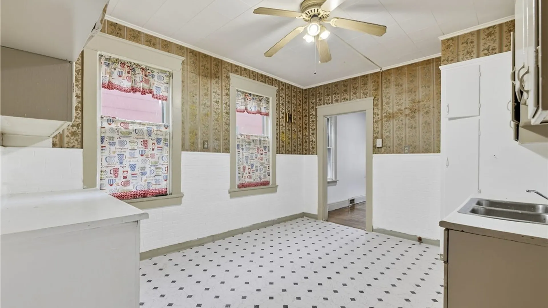Property at 22 Schreck Avenue, Buffalo, NY 14215 16