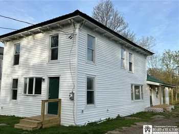 10 Water Street, Hanover, NY 14062