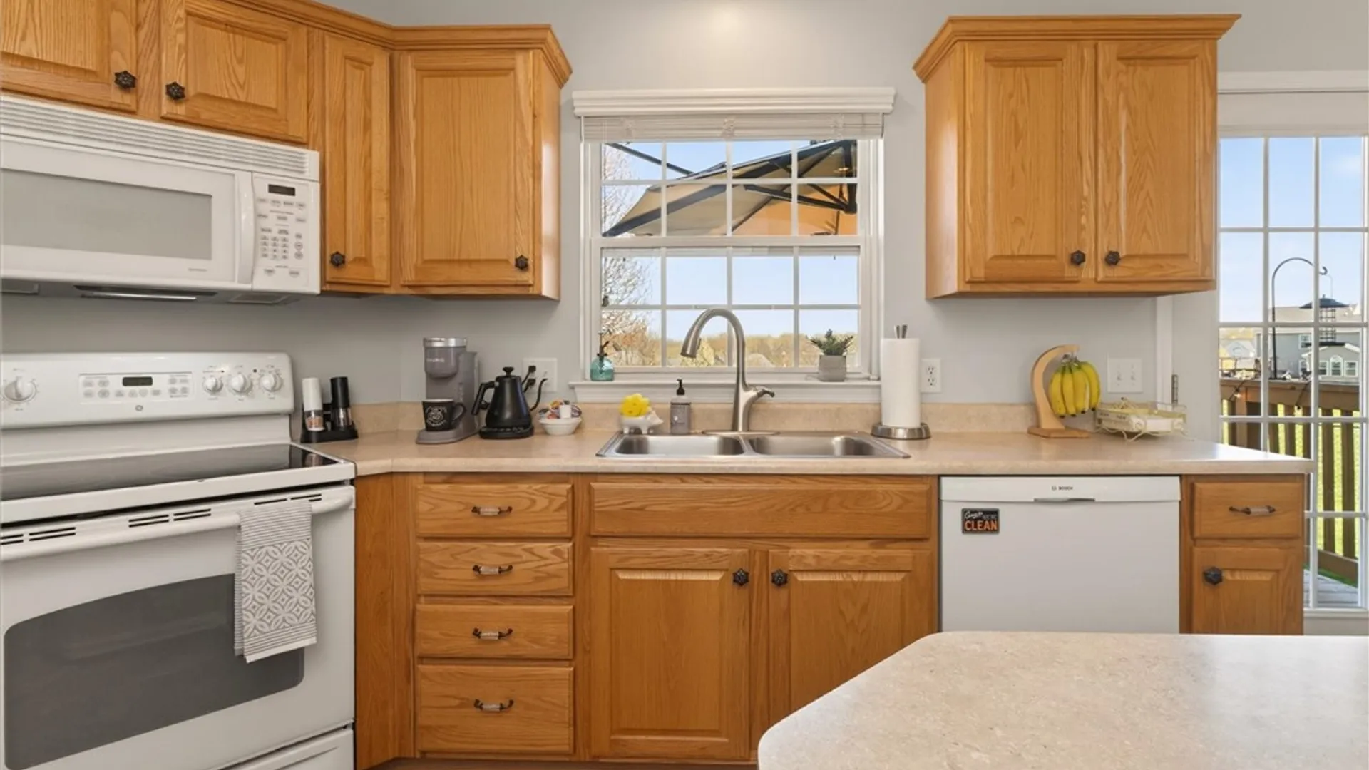 Property at 22 Nuthatch Drive, Henrietta, NY 14586 17