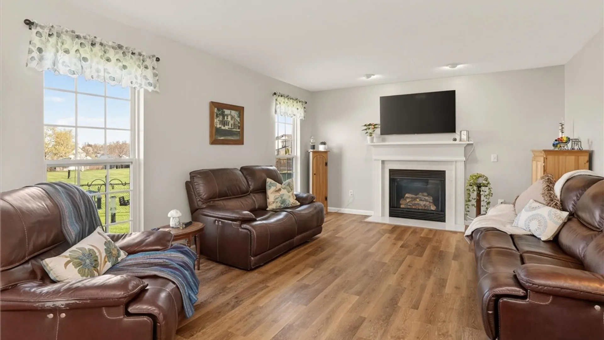 Property at 22 Nuthatch Drive, Henrietta, NY 14586 3