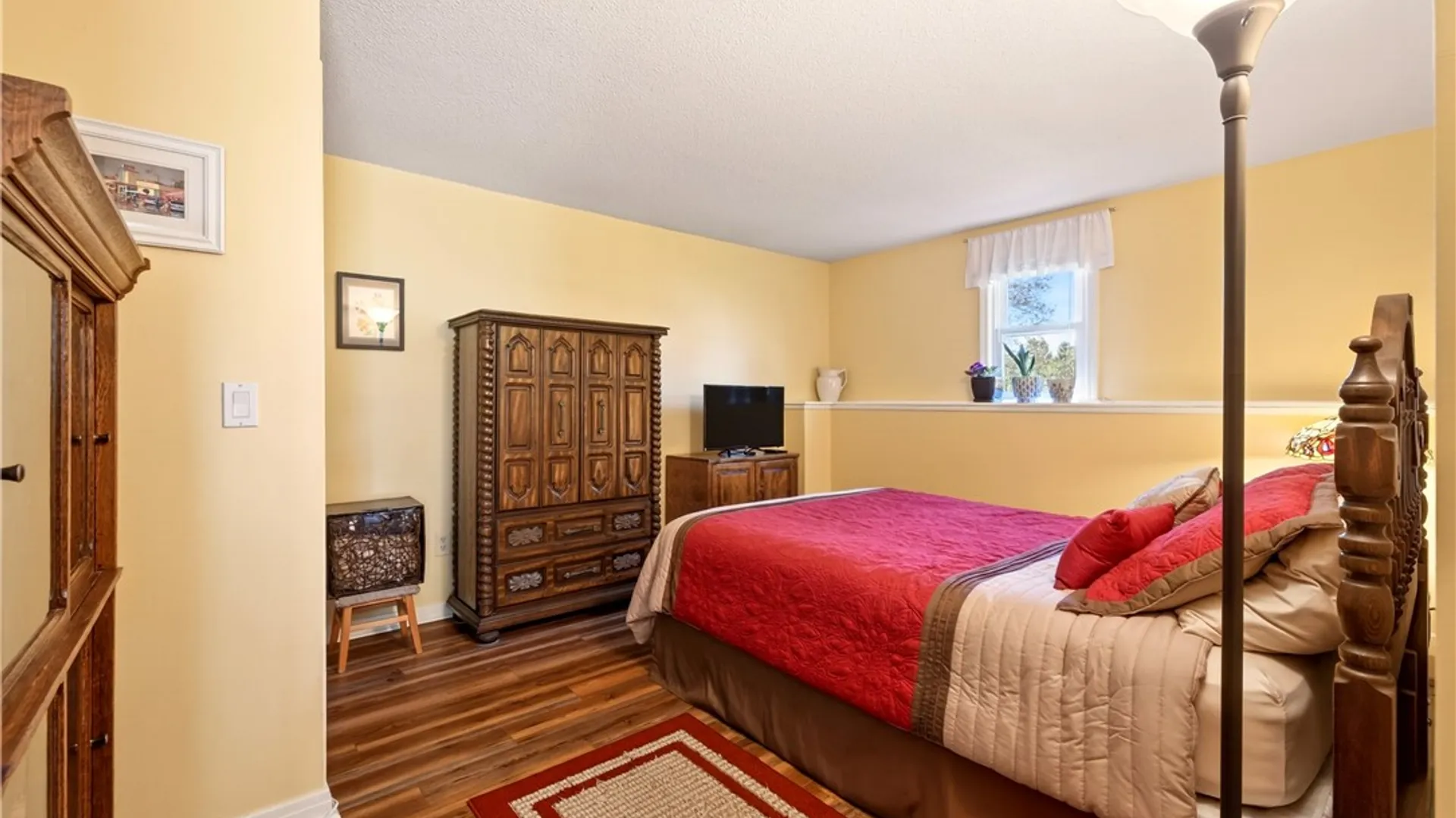 Property at 596 Embury Road, Penfield, NY 14625 15