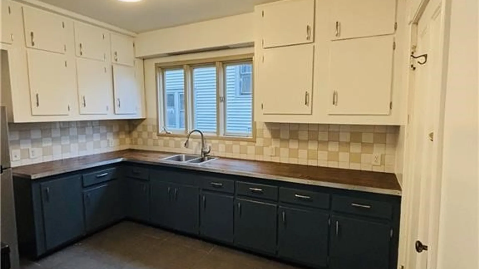 Property at 164 Altruria Street, Buffalo, NY 14220 15