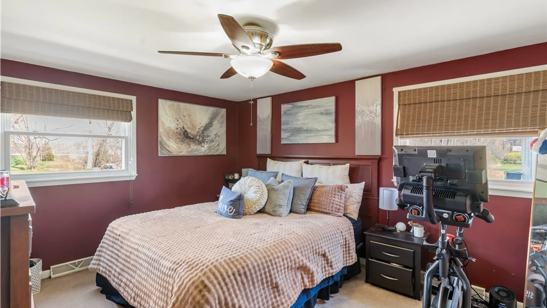 Property at 71 Sunset Drive, Wheatfield, NY 14304 10