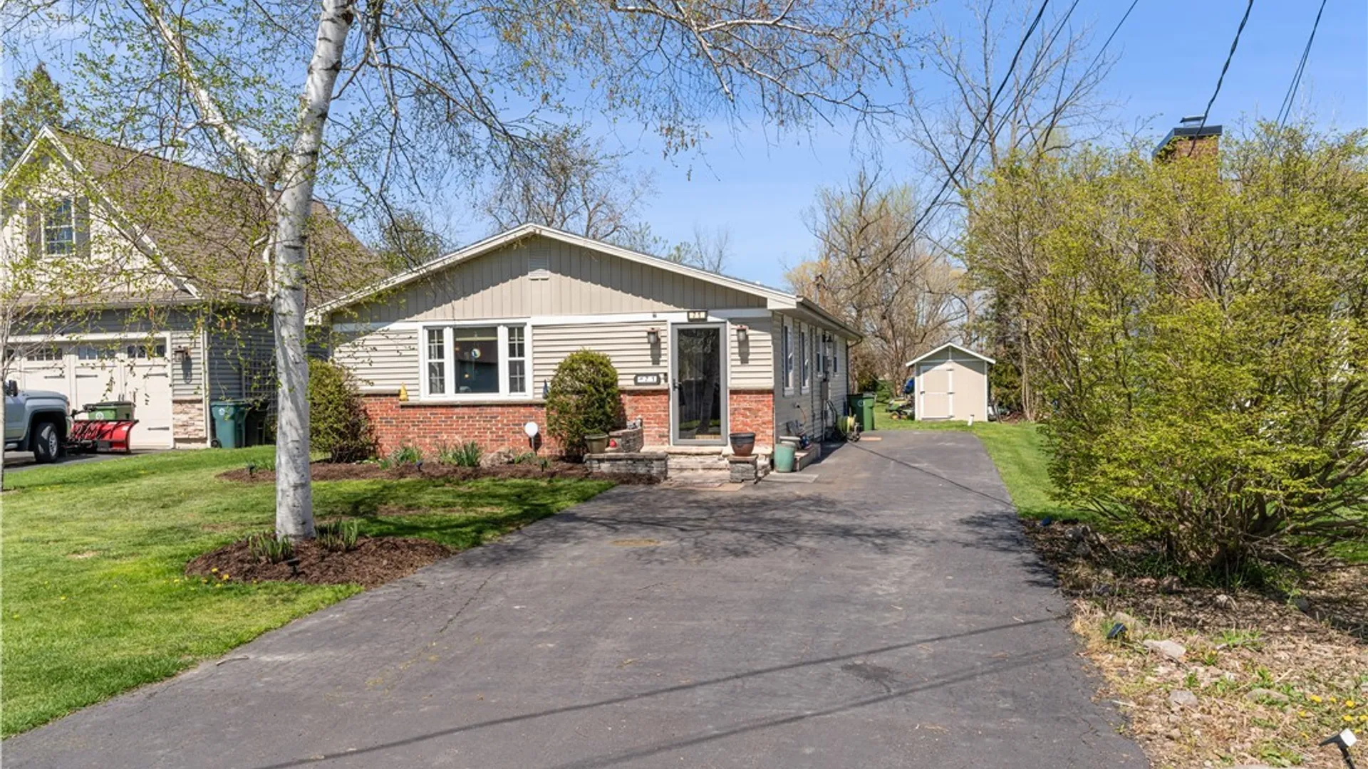 Property at 71 Sunset Drive, Wheatfield, NY 14304 2