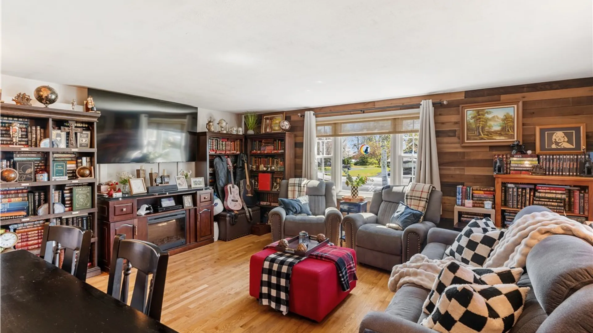 Property at 71 Sunset Drive, Wheatfield, NY 14304 4