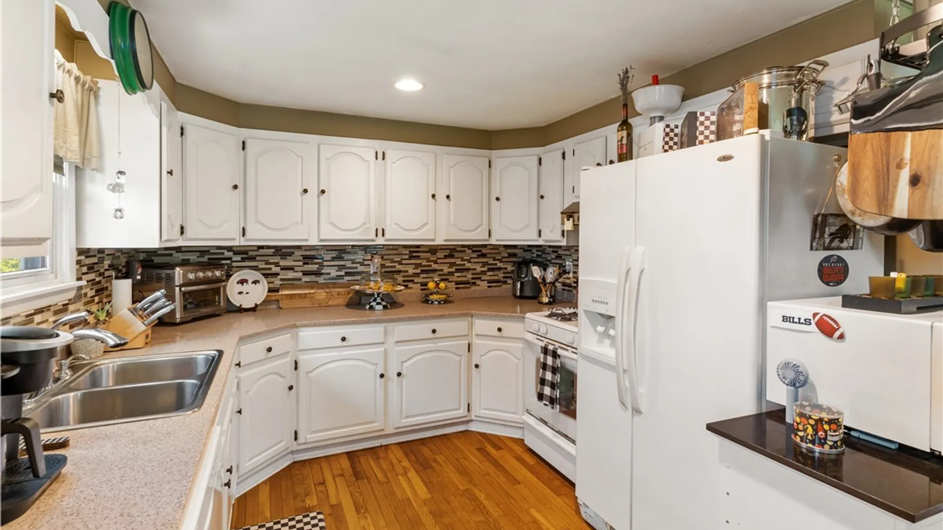 Property at 71 Sunset Drive, Wheatfield, NY 14304 7