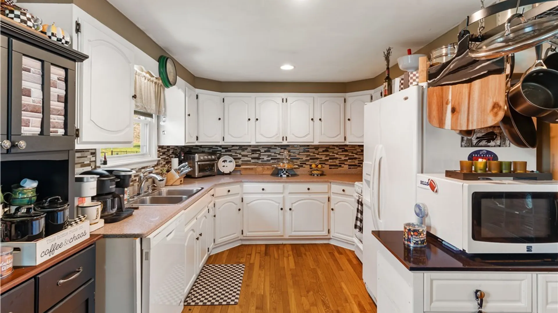 Property at 71 Sunset Drive, Wheatfield, NY 14304 8