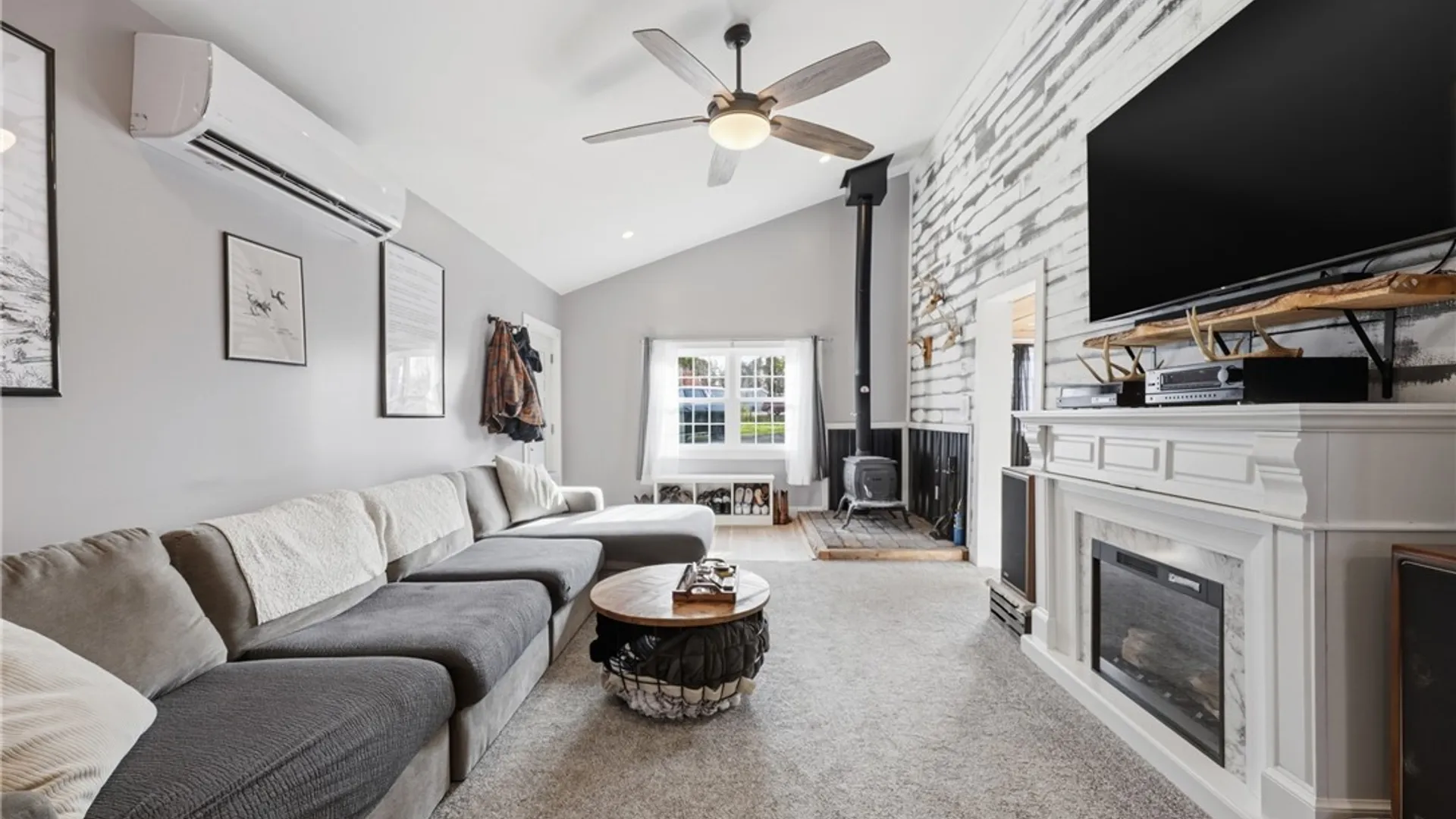 Property at 11604 Route 16, Yorkshire, NY 14042 3