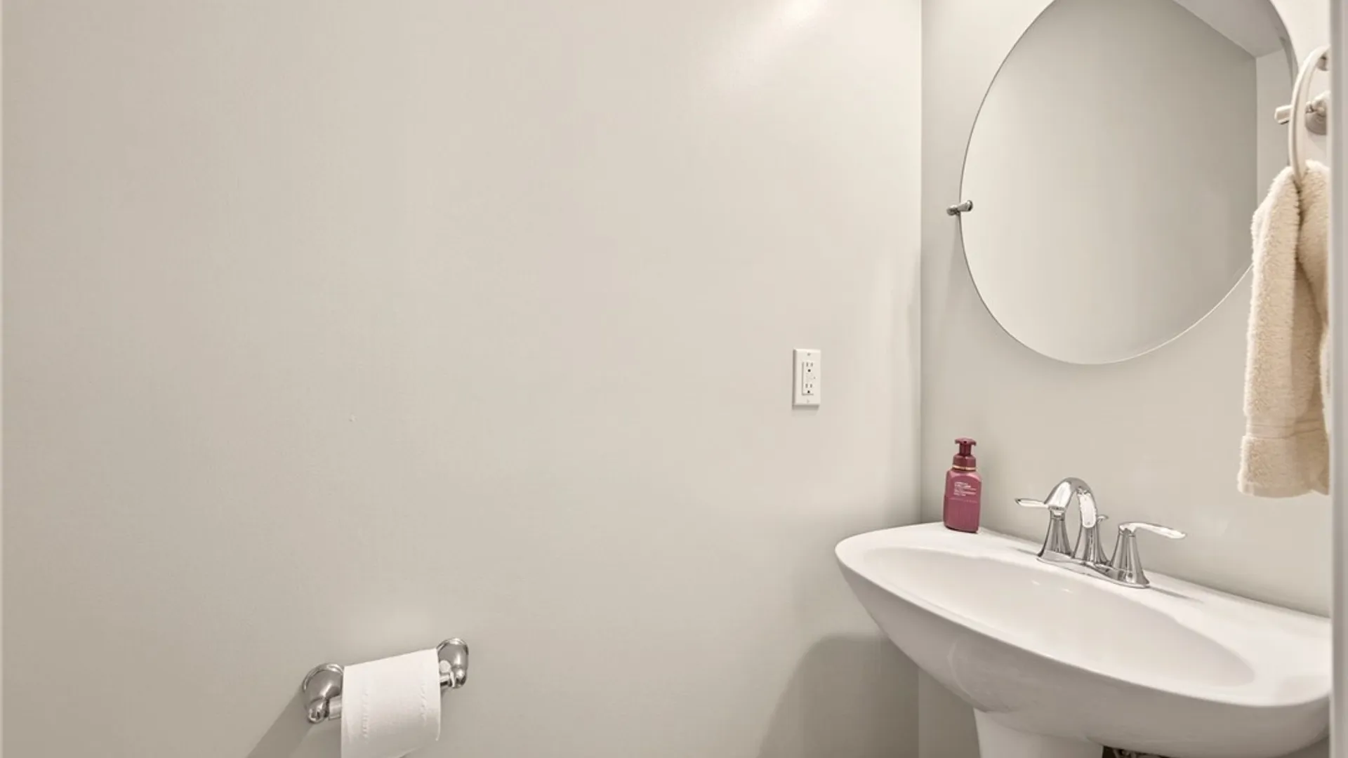 Property at 3196 Peacock Circle, Macedon, NY 14502 4