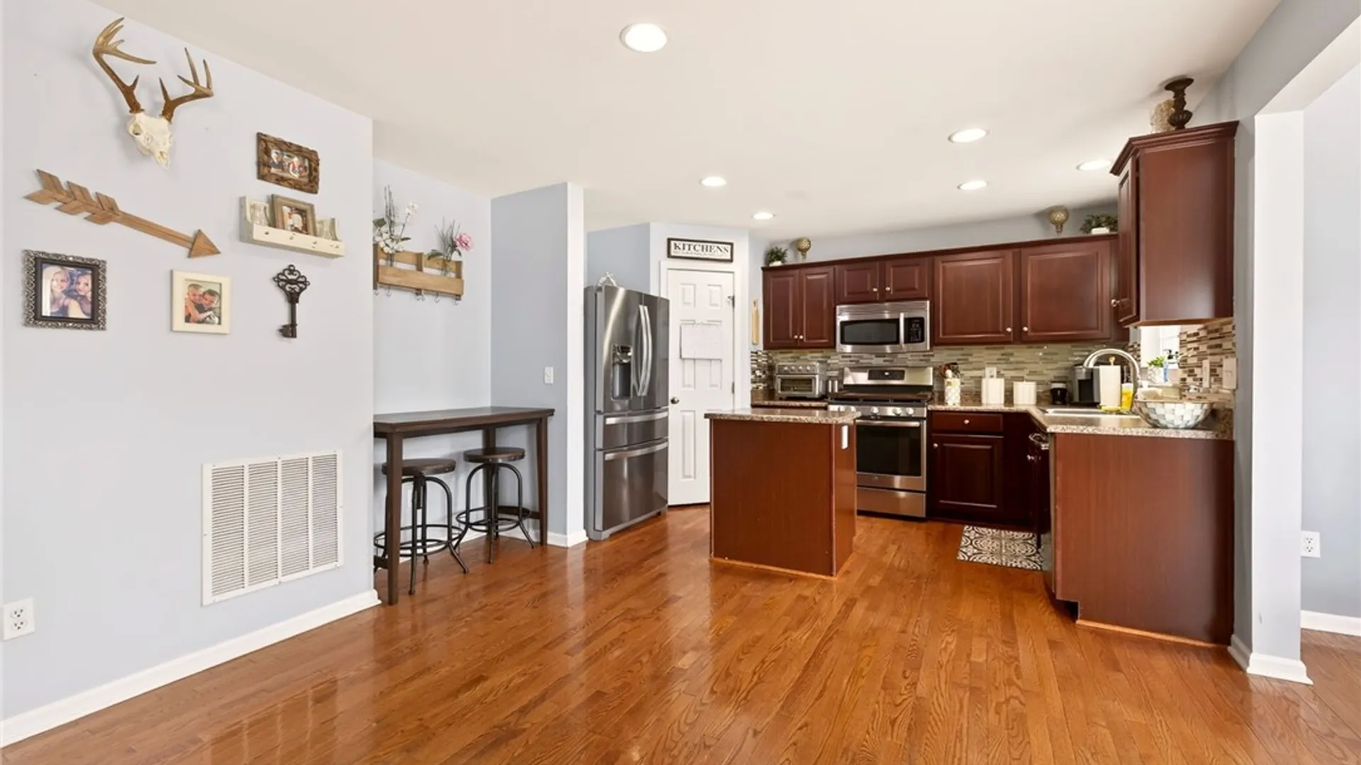 Property at 3196 Peacock Circle, Macedon, NY 14502 8