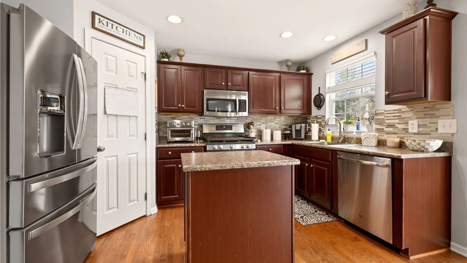 Property at 3196 Peacock Circle, Macedon, NY 14502 9