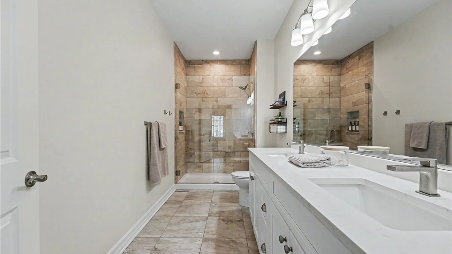 Property at 9423 Heritage Path, Clarence, NY 14032 18