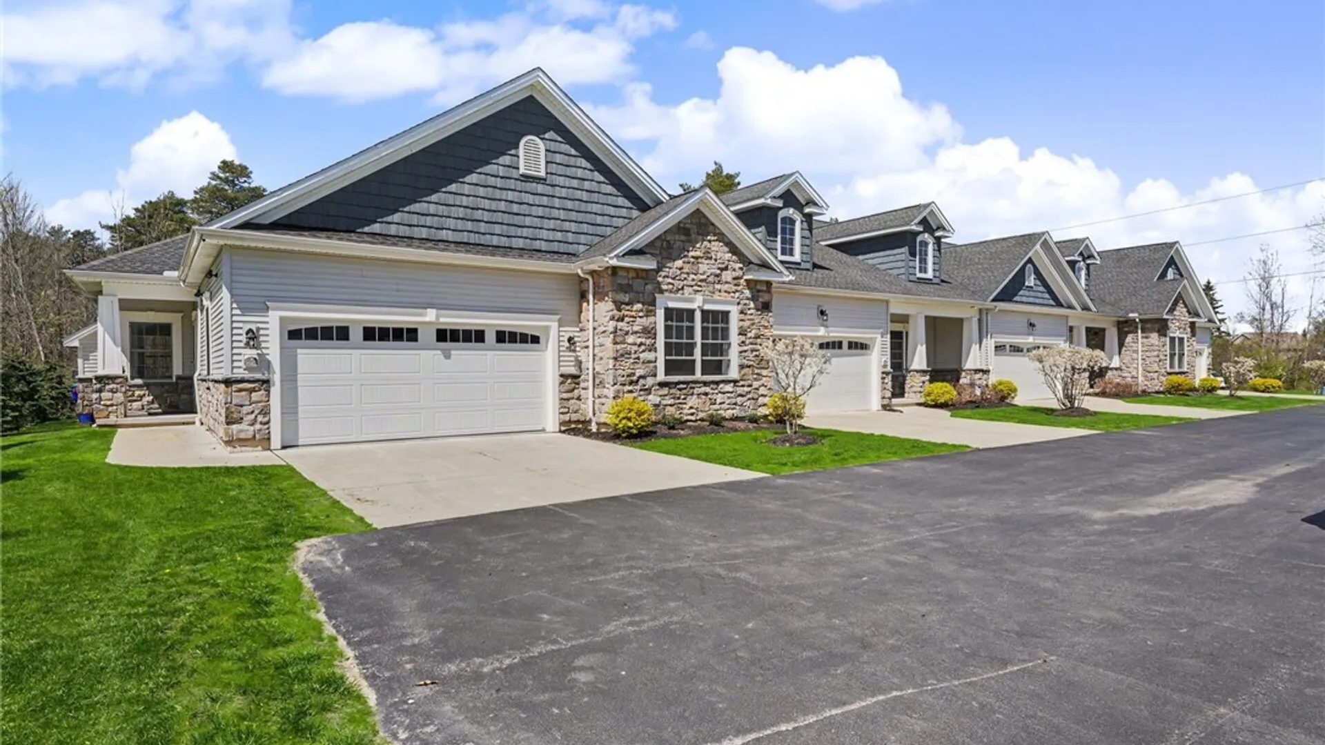 Property at 9423 Heritage Path, Clarence, NY 14032 2