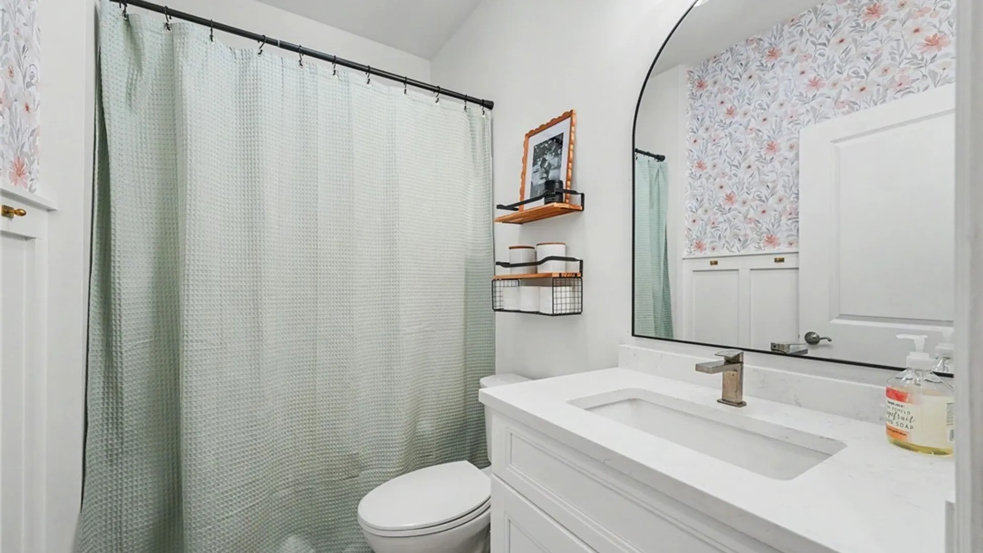 Property at 9423 Heritage Path, Clarence, NY 14032 22