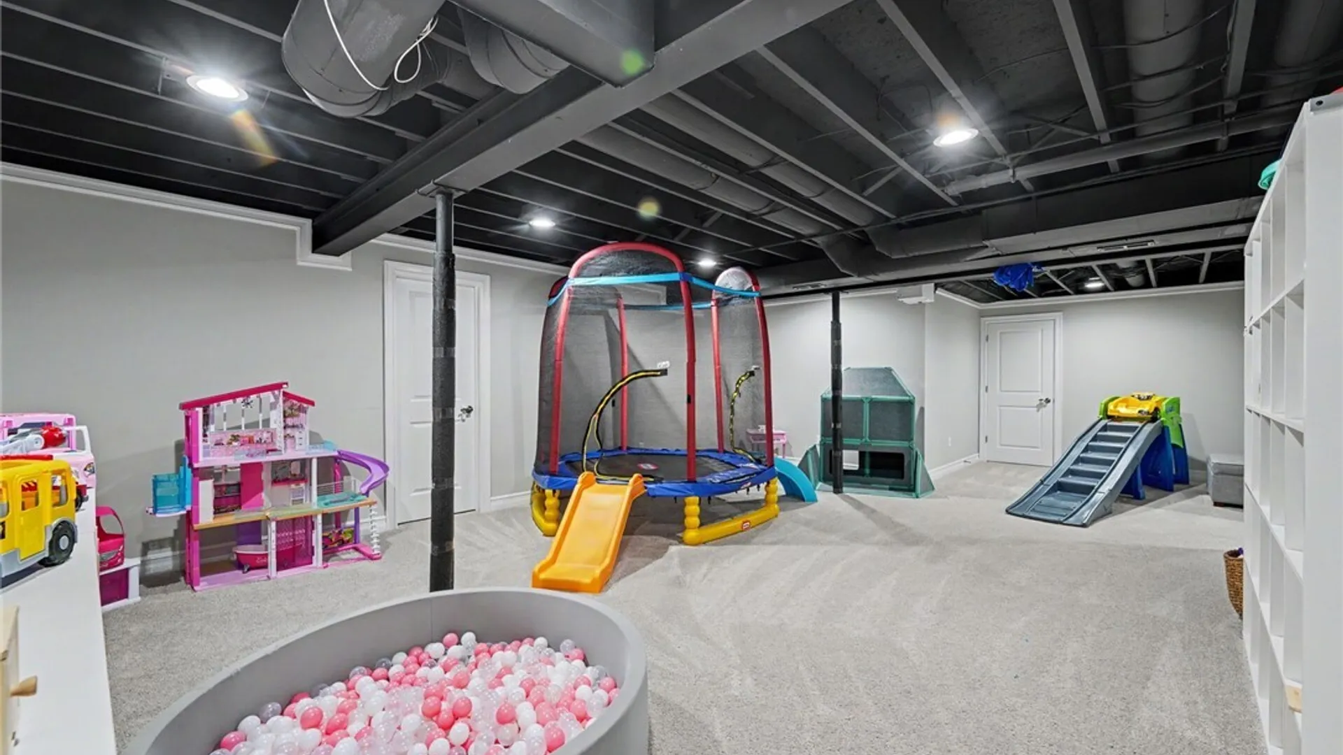 Property at 9423 Heritage Path, Clarence, NY 14032 29