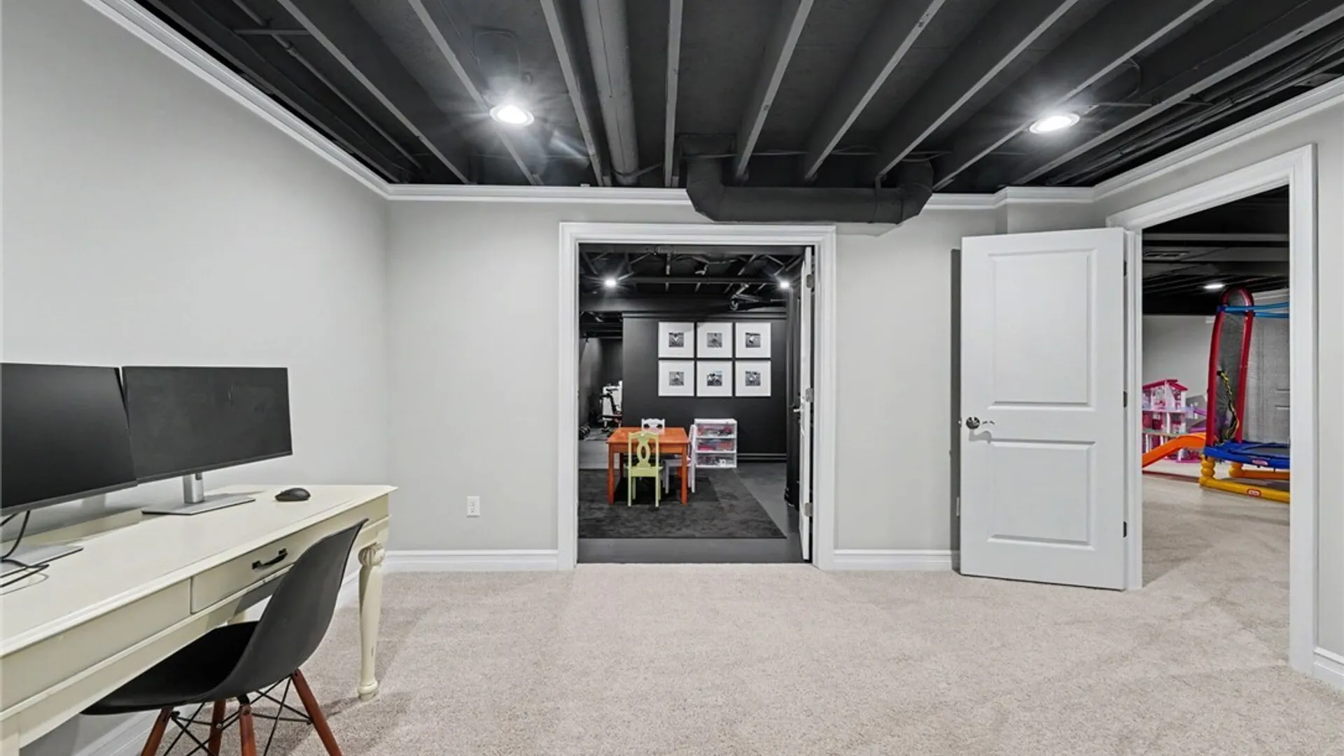 Property at 9423 Heritage Path, Clarence, NY 14032 32