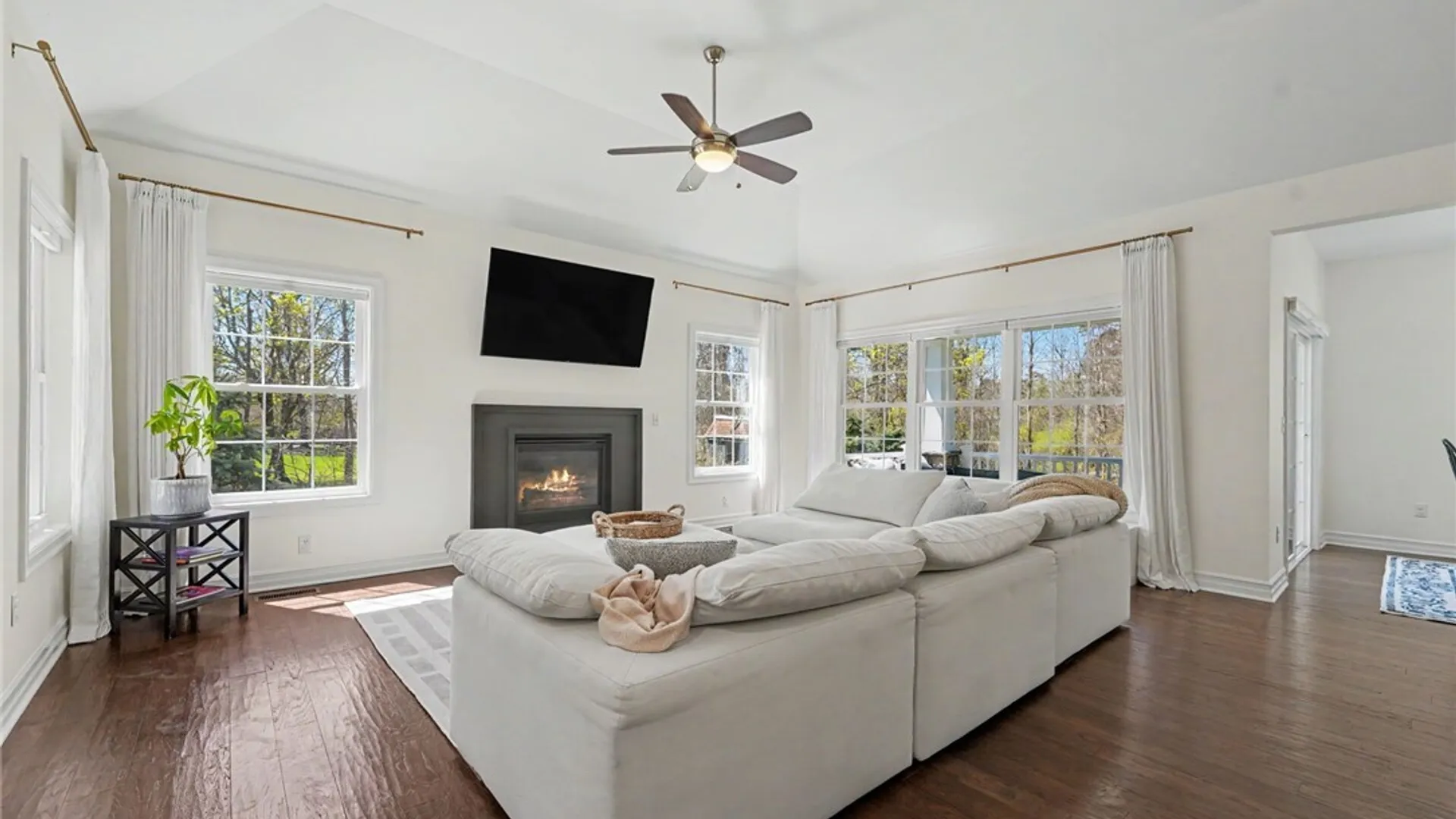 Property at 9423 Heritage Path, Clarence, NY 14032 6