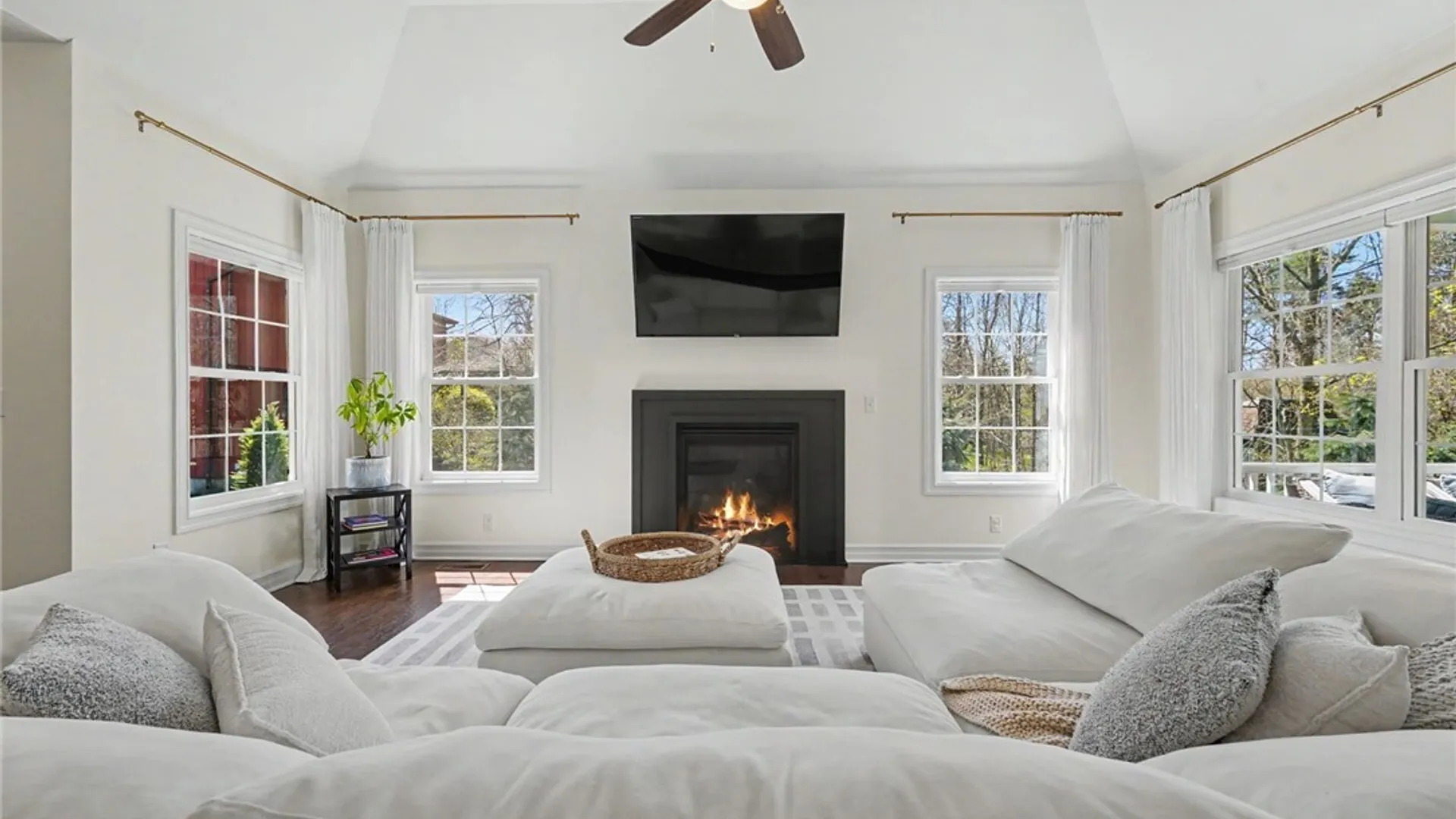 Property at 9423 Heritage Path, Clarence, NY 14032 7
