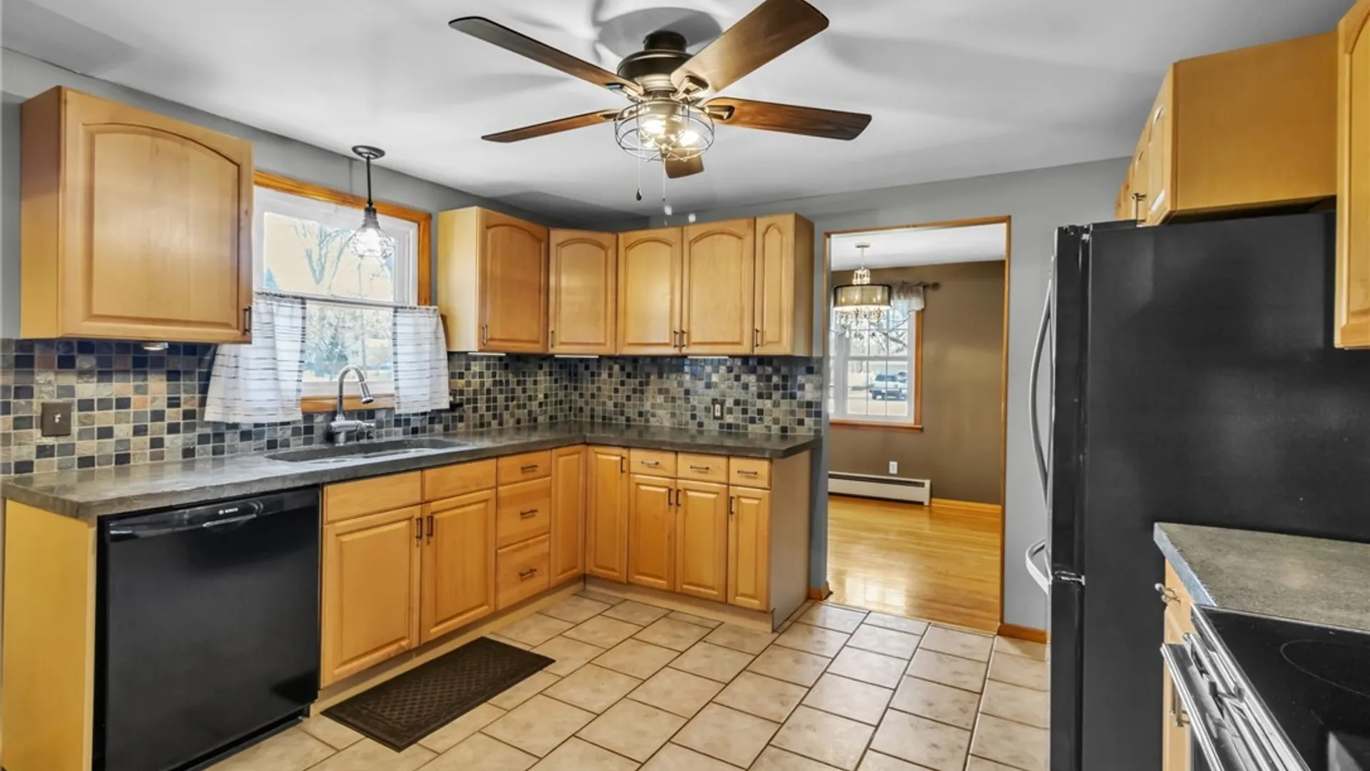 Property at 5065 Salt Rd, Clarence, NY 14031 10