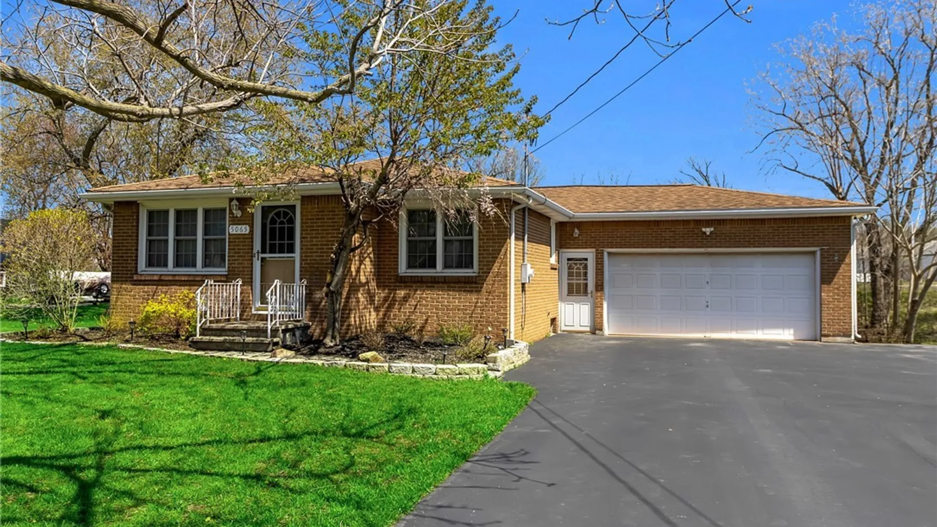 Property at 5065 Salt Rd, Clarence, NY 14031 37