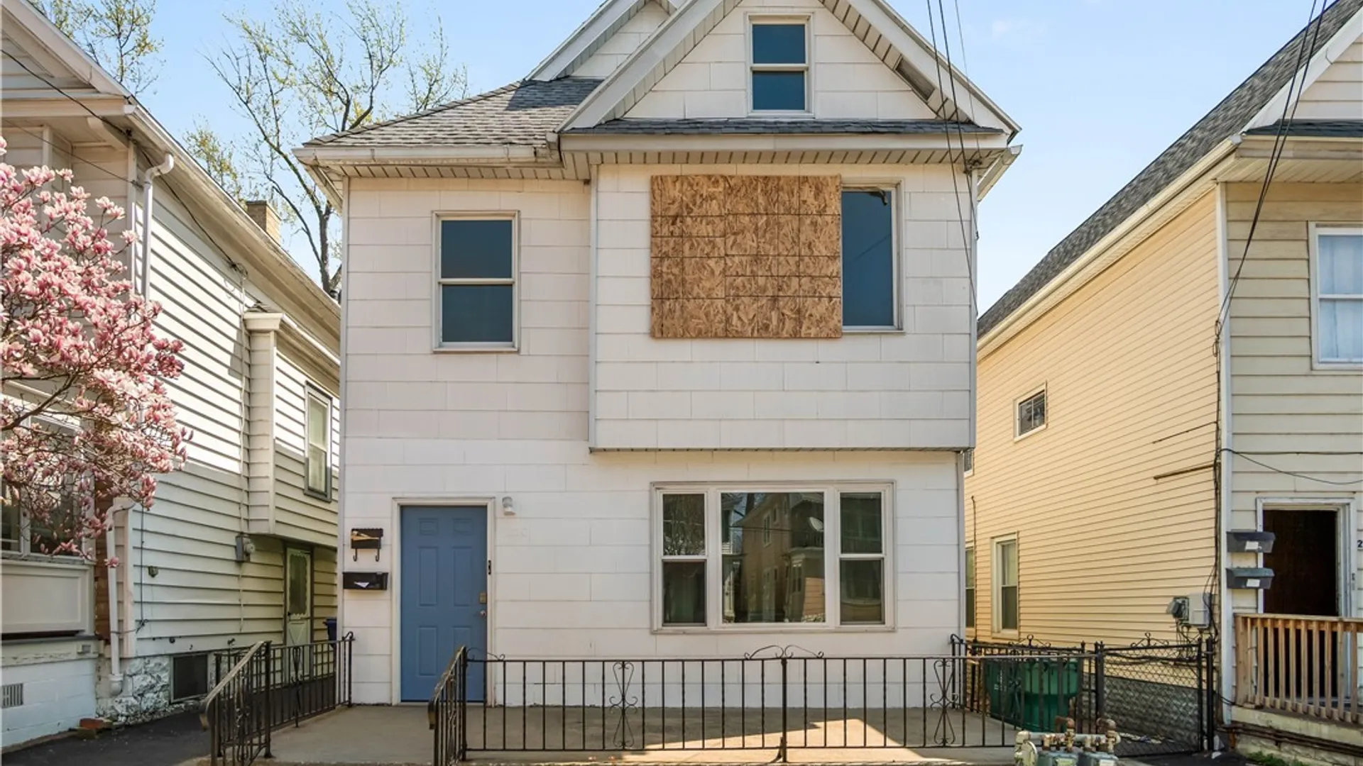 Property at 220 Ross Avenue, Buffalo, NY 14207 3