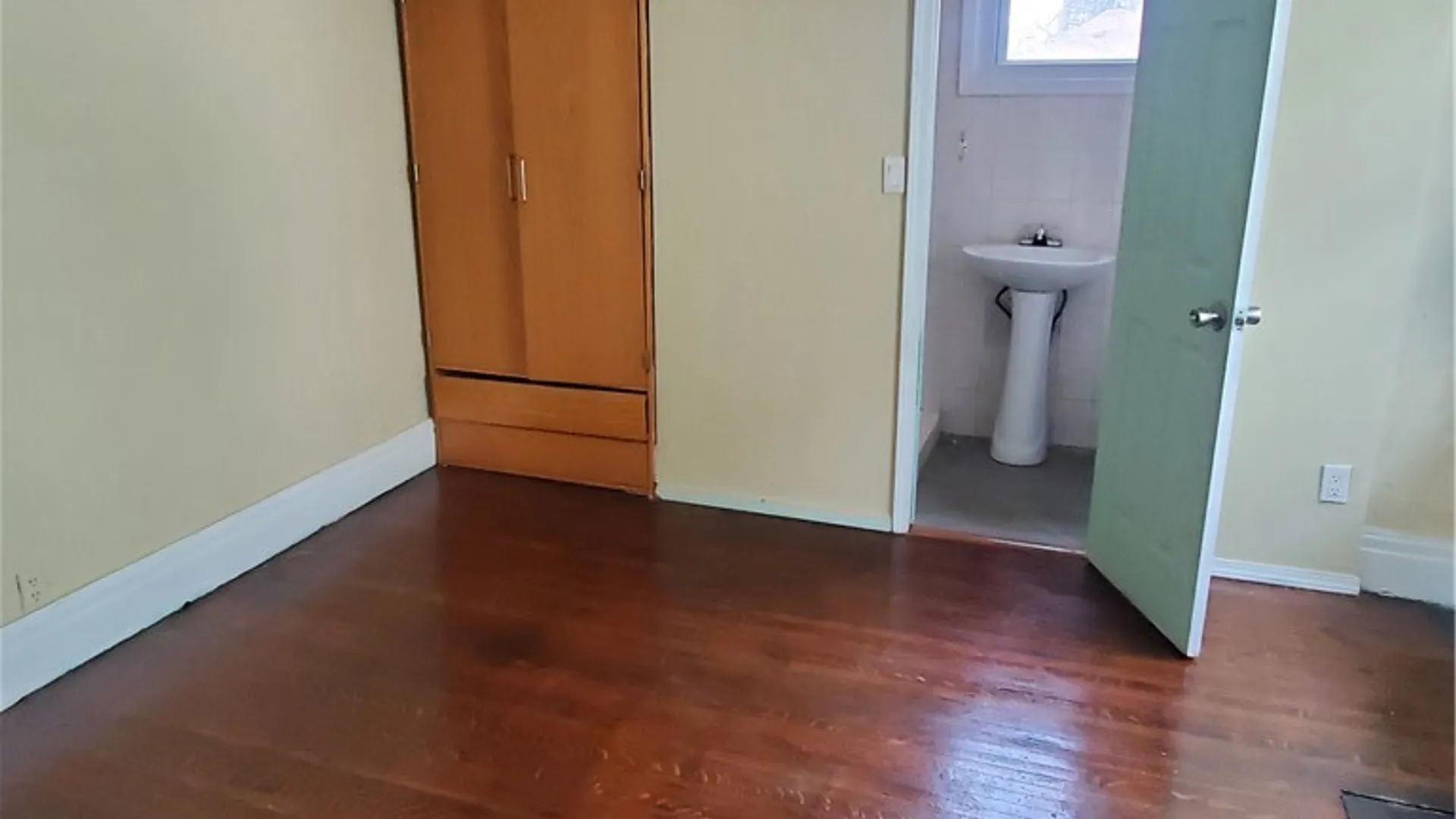 Property at 566 Lexington Avenue, Rochester, NY 14613 10