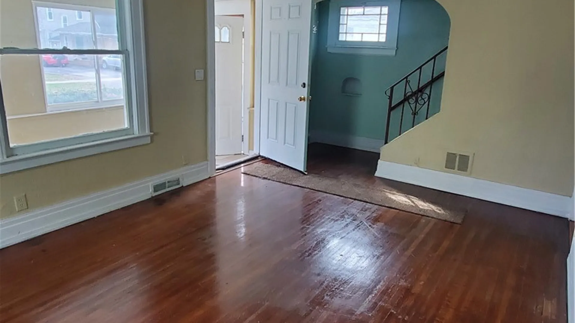 Property at 566 Lexington Avenue, Rochester, NY 14613 8