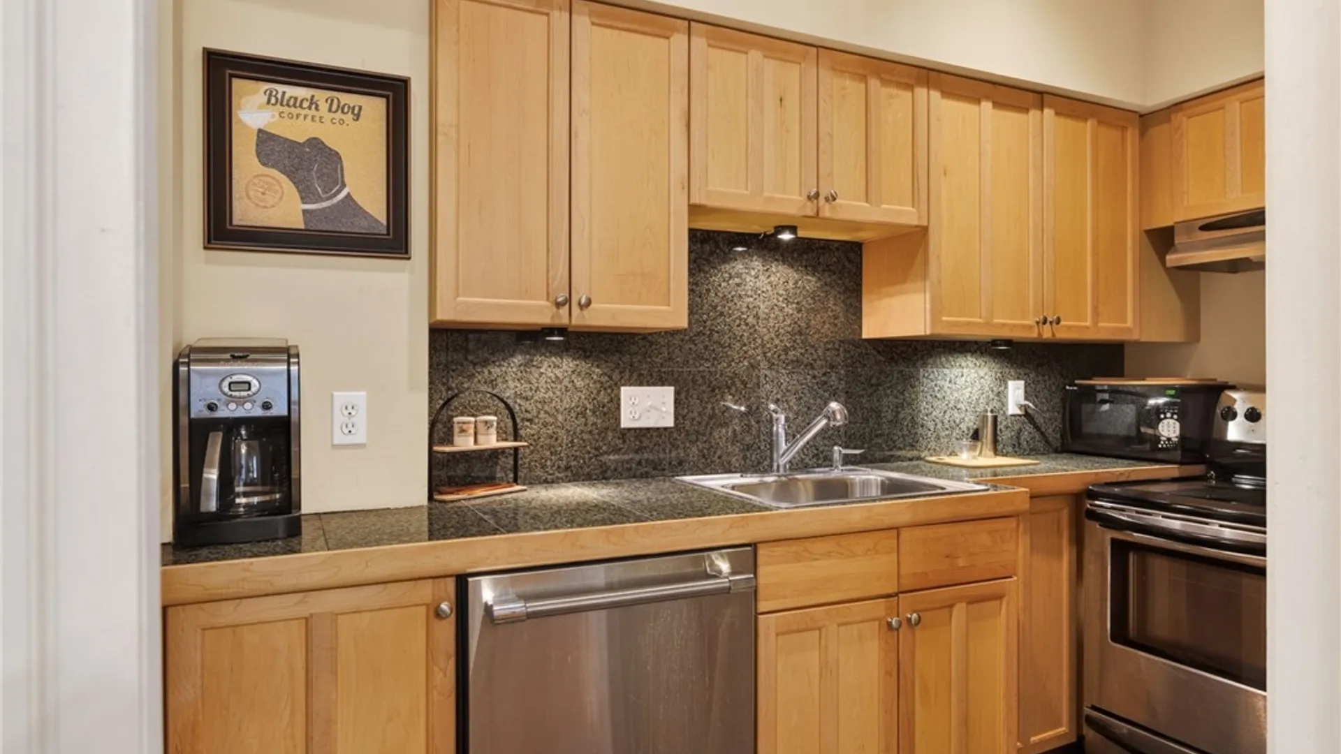 Property at 1163 East Avenue, Rochester, NY 14607 18