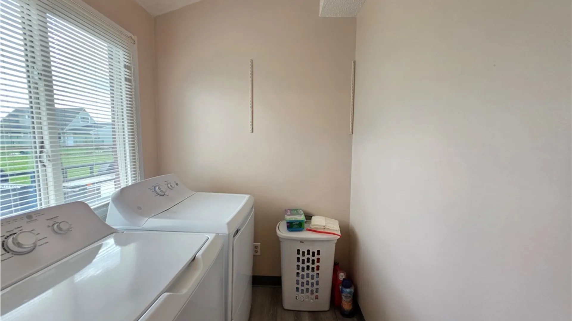 Property at 24 La Salle Court, Grand Island, NY 14072 15