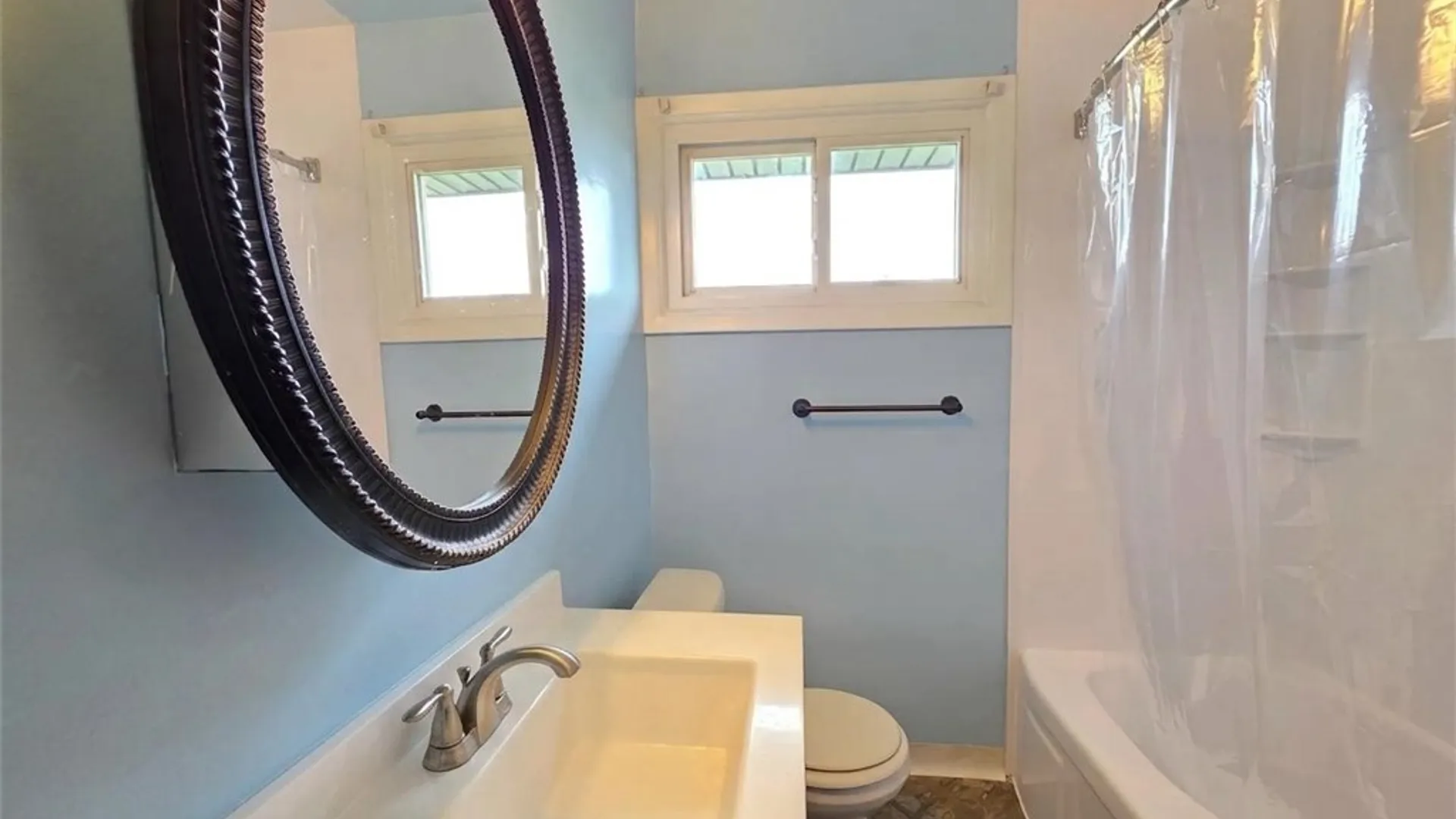 Property at 24 La Salle Court, Grand Island, NY 14072 16