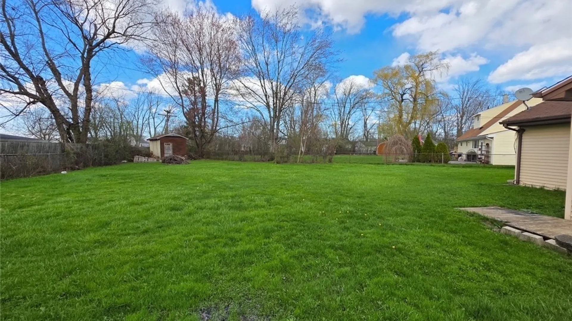 Property at 24 La Salle Court, Grand Island, NY 14072 3