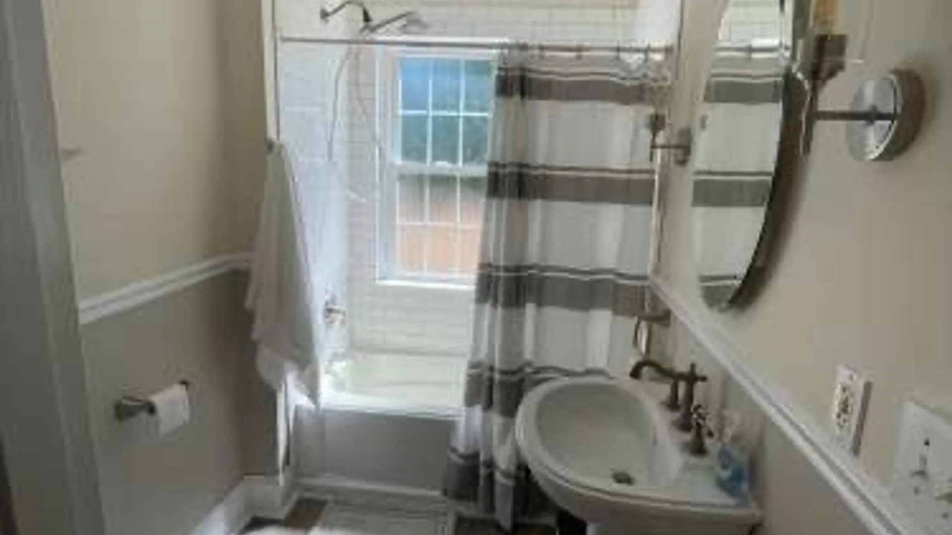 Property at 1061 Lancaster Avenue, Syracuse, NY 13210 10