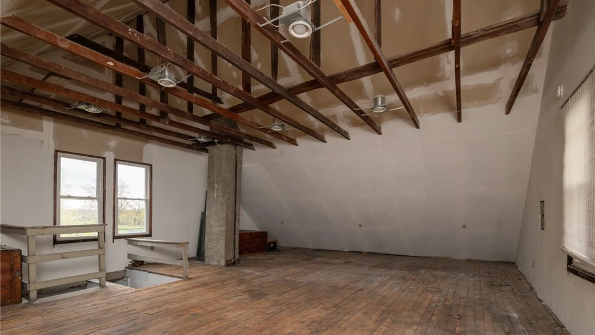 Property at 27 Riverside Street, Rochester, NY 14613 36