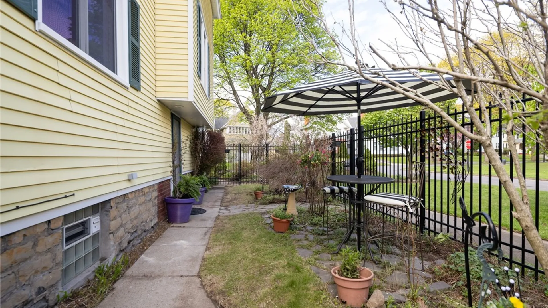 Property at 27 Riverside Street, Rochester, NY 14613 40