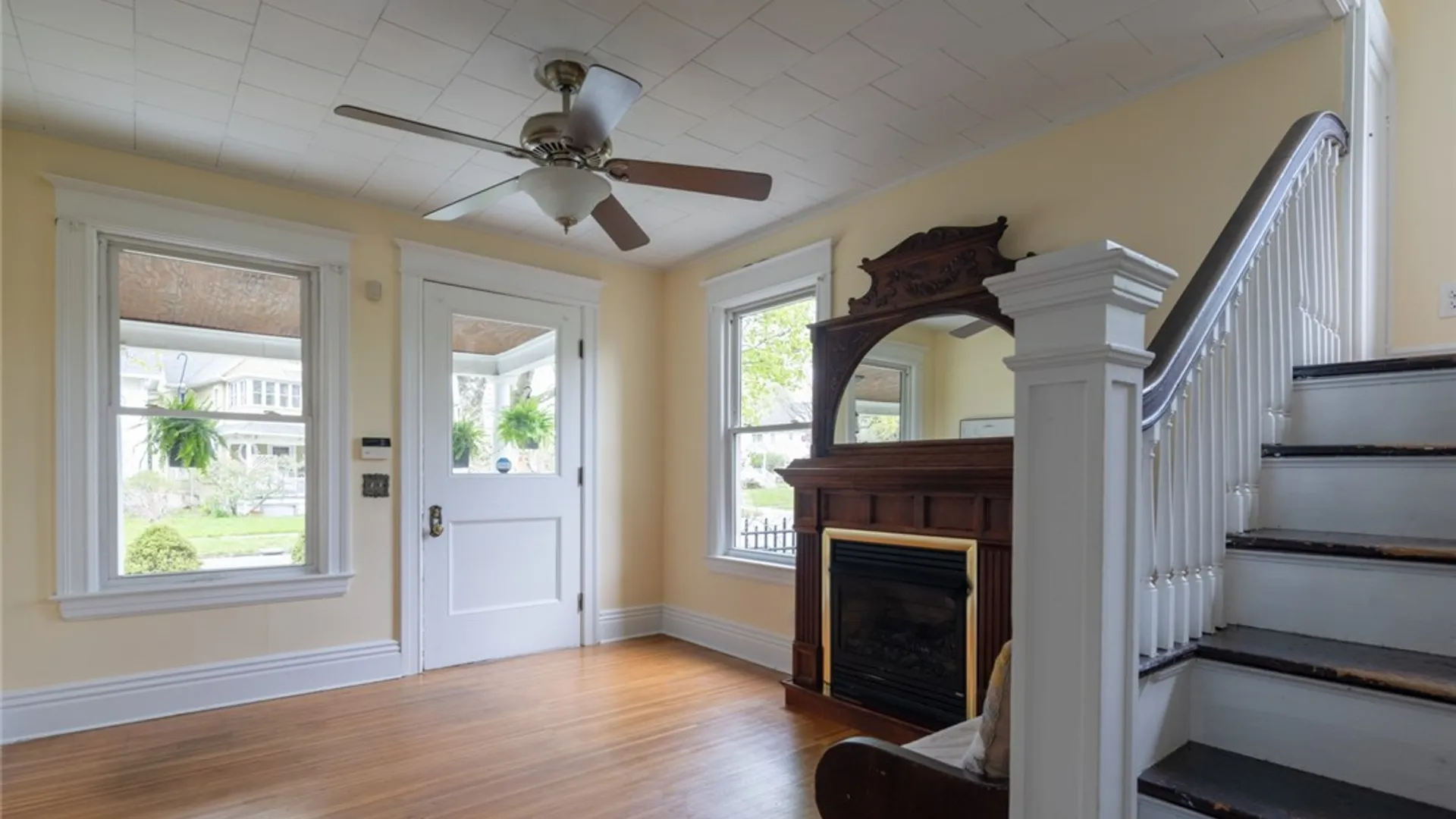 Property at 27 Riverside Street, Rochester, NY 14613 5